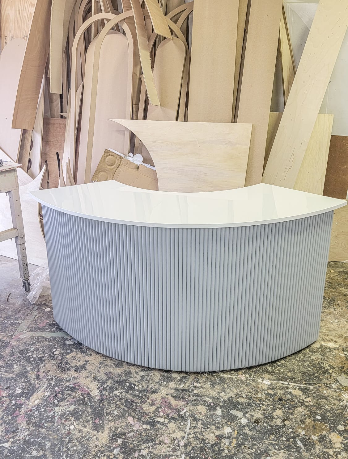 Reeded Crescent Counter